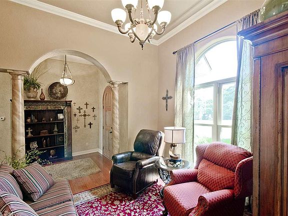 4th image of 111 Ives Dr