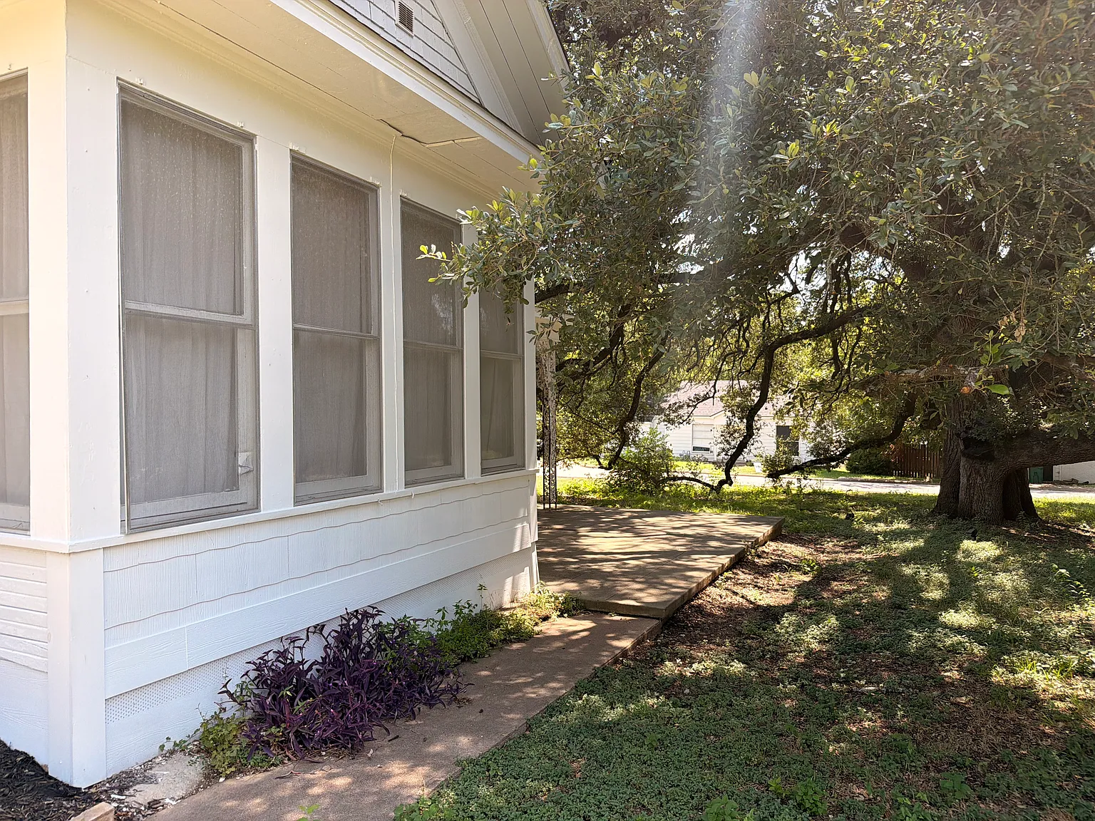 1412 N Wall St — Photo 3