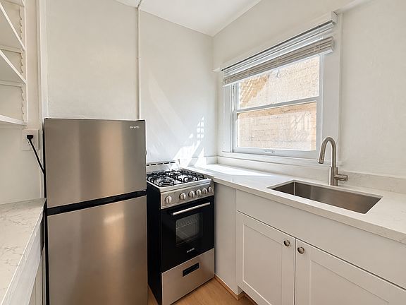 2nd image of 929 Ofarrell St #3