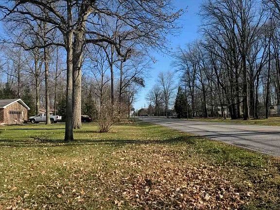 Exterior Neighborhood (street photo)