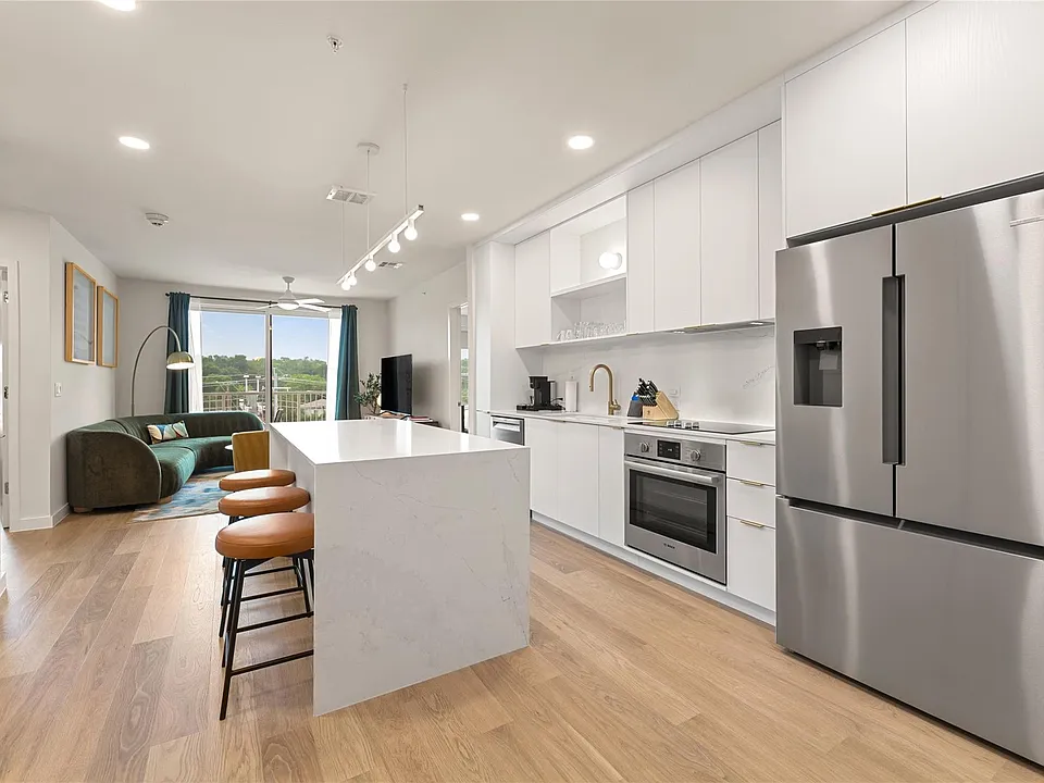 2323 S Lamar Blvd #512
