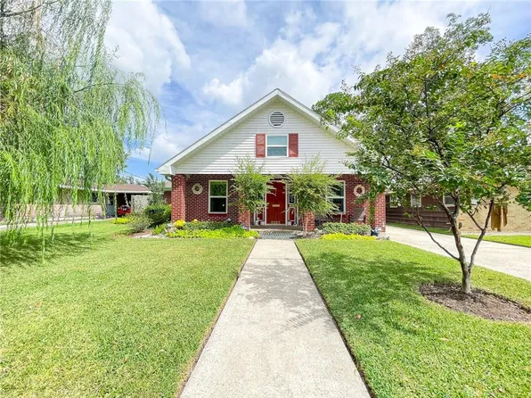 9505 Kuepferle Ct, River Ridge, LA 70123