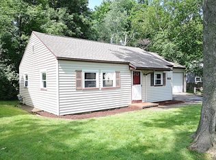 968 Whitlock Rd, Rochester, NY 14609