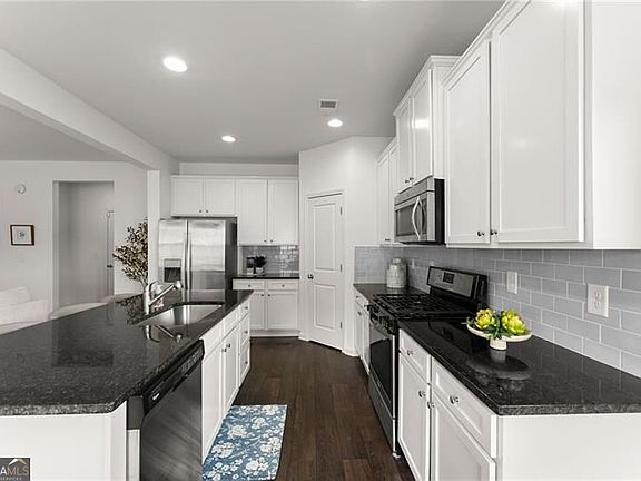5th image of 4511 Country Manor Walk