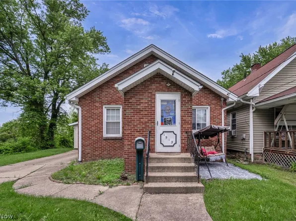 1915 4th St NE, Canton, OH 44704