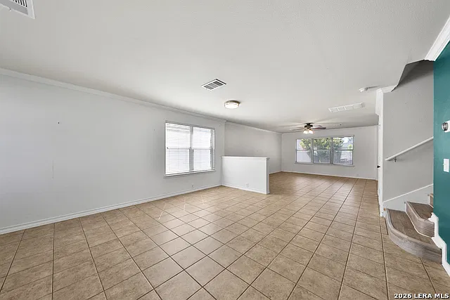 3 bed, 2.5 bath, 2372 sqft, $2,300 — Photo 4