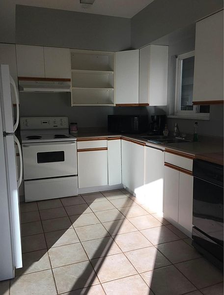White Rock House for rent - 2 Bedrooms — photo 3