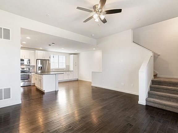 3rd image of 10069 Town Ridge Ln