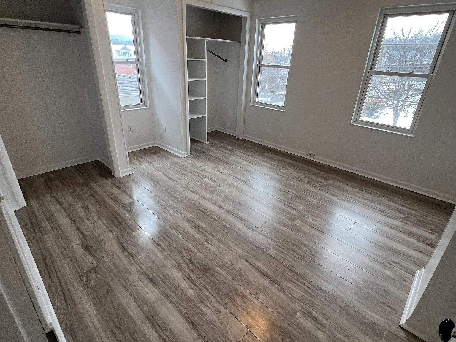 3 bed, 784 sqft, $1,100 — Photo 4
