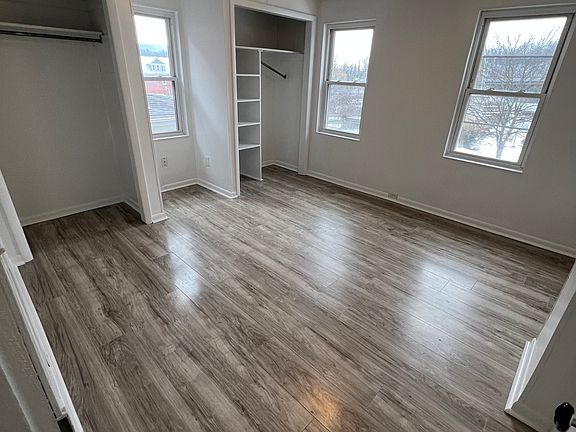 4th image of 405 Beall St
