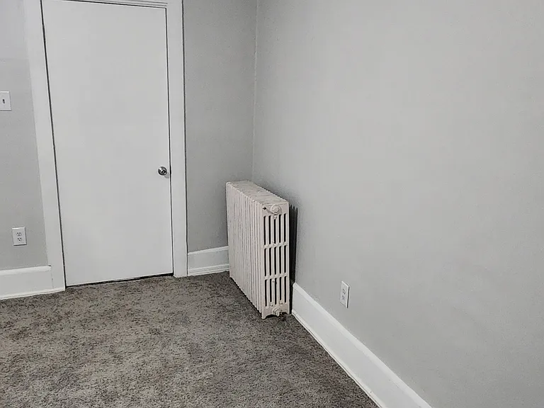 642 W Penn St — Photo 11