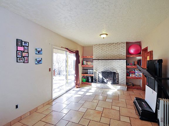 5th image of 637 Karen Lee Dr