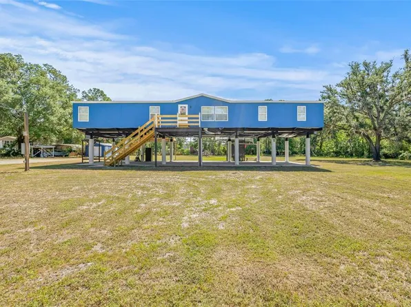 4425 Pine St, Valrico, FL 33596