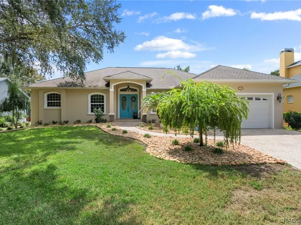 11410 W Waterway Dr, Homosassa, FL 34448