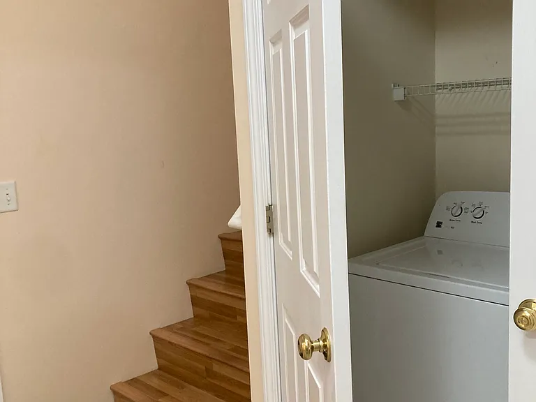 Stonefield Dr — Photo 13