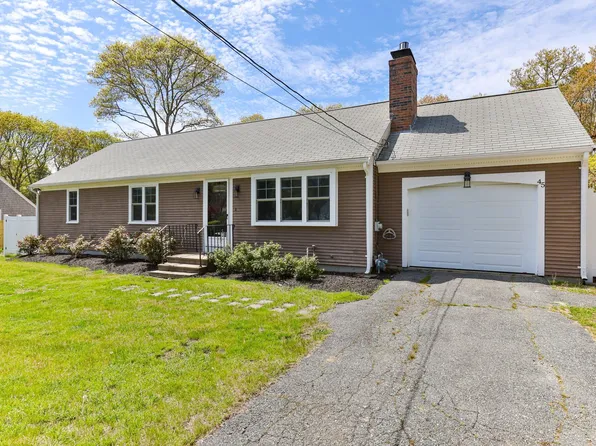 45 Sudbury Lane, Hyannis, MA 02601