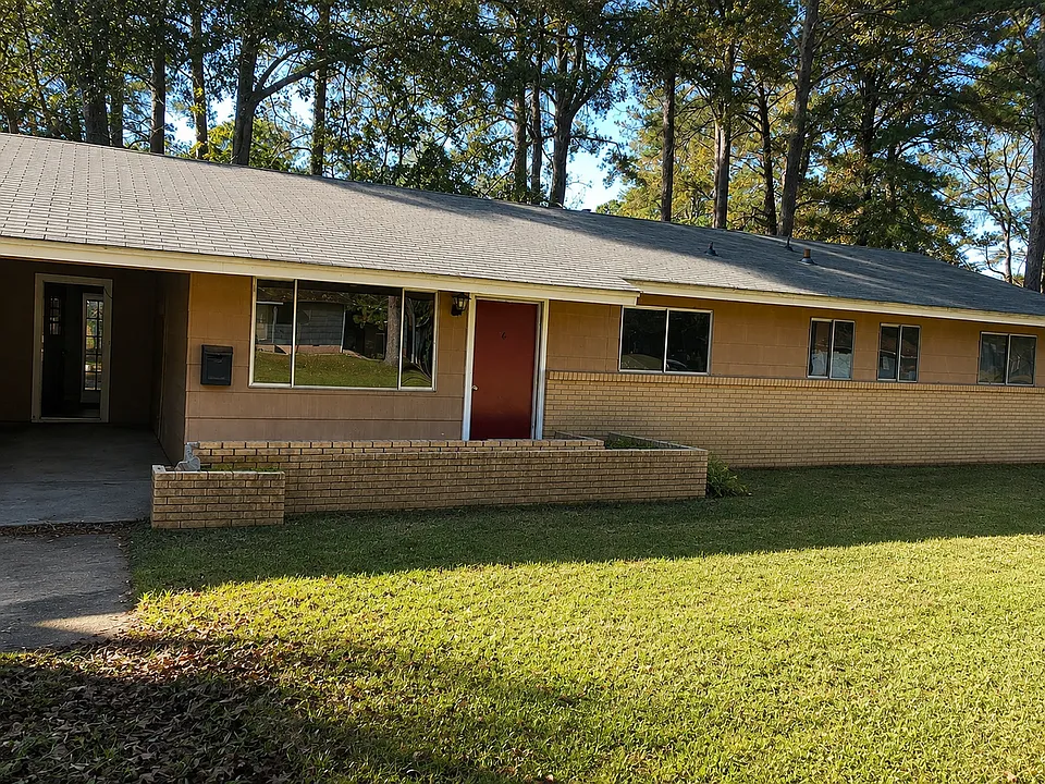 3139 Charleston Dr