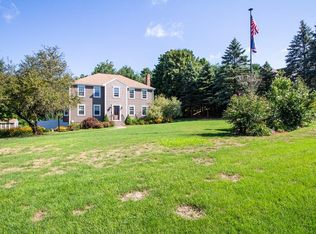 28 Colonial Dr, Mendon, MA 01756