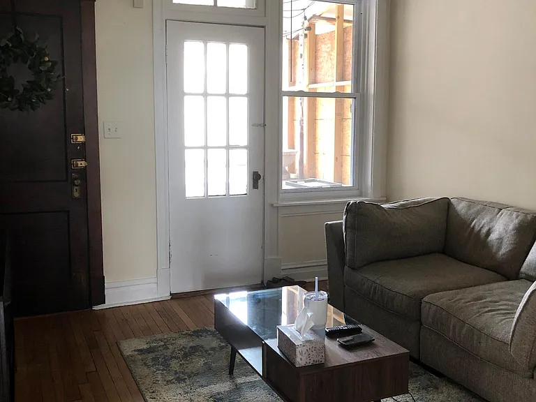 2448 W Walton St #3R — Photo 3