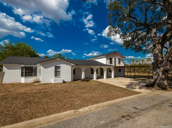 438 AVE B, Poteet, TX 78065