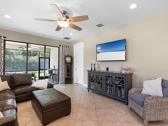3rd image of 7602 Jacaranda LN