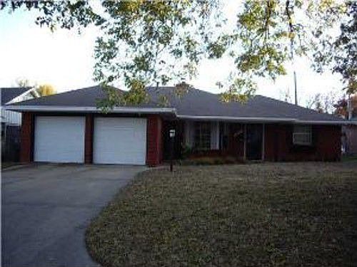 1st image of 5004 NW 19th Ter