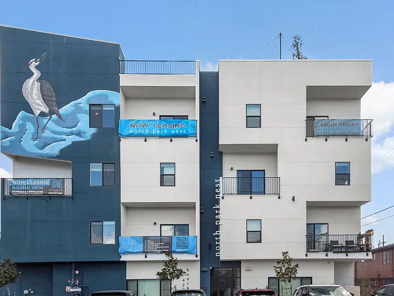 4233 Kansas Street — Photo 9