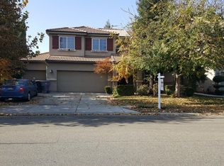 1964 N Perry Ave, Clovis, CA 93619
