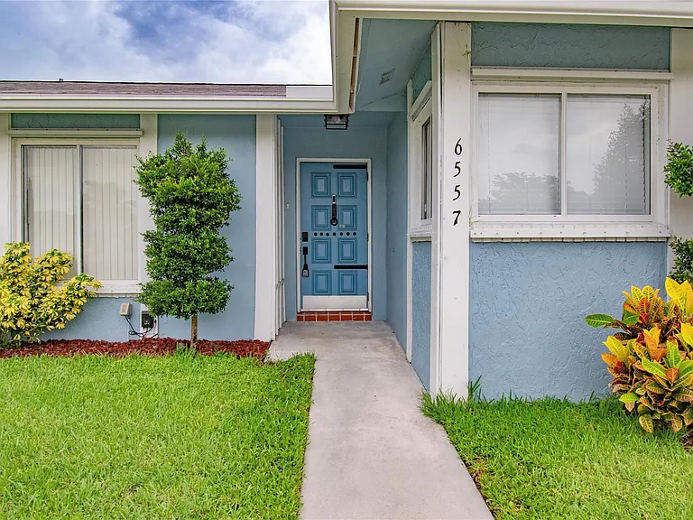 6557 Country Wood Way — Photo 25