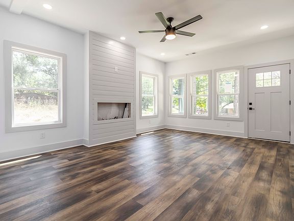 5th image of 2884 Thompson Cir