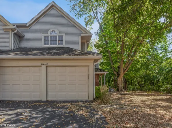 30W008 Laurel Ct, Warrenville, IL 60555