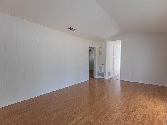 5th image of 3410 West Ave APT B