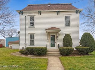 300 S 1st St, Elburn, IL 60119
