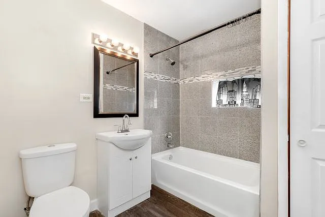 2821 Dempster St — Photo 9