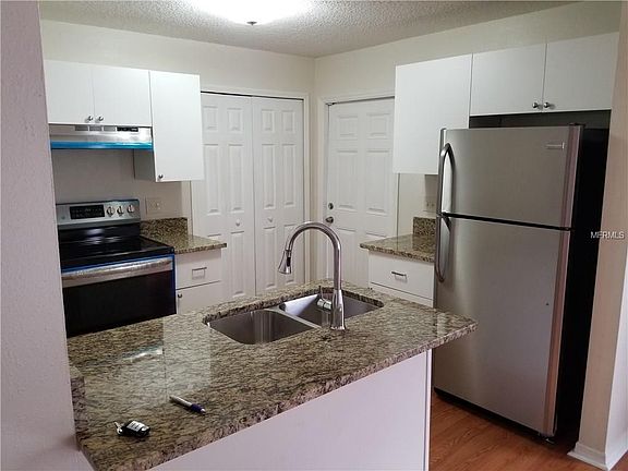 2nd image of 3011 Sanchez St