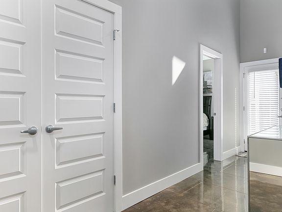 5th image of 313 Highland Park Ln