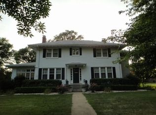 805 S 4th St, Watseka, IL 60970