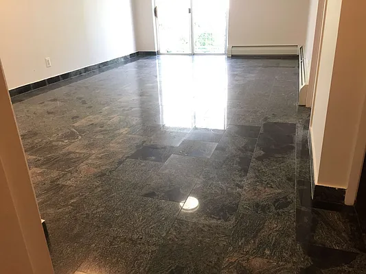 Rented by Metroline Realty | media 36