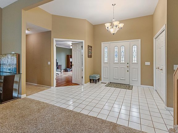 3rd image of 38585 Horton Dr