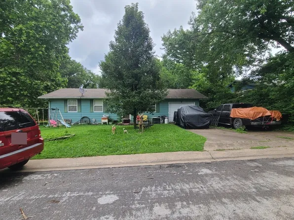 717 Gary Ct, Neosho, MO 64850
