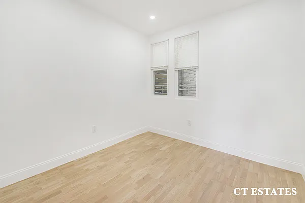 Bedroom, photo 1