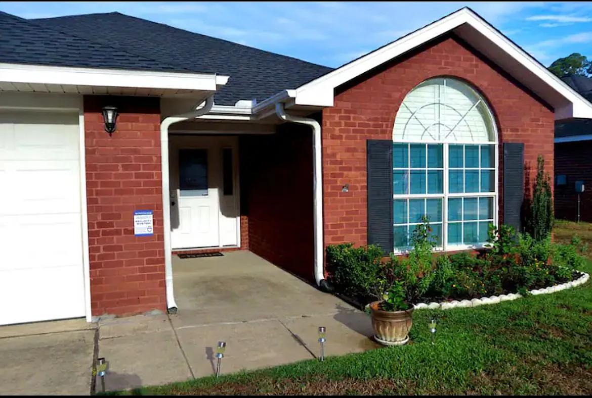 3 bed, 1543 sqft, $2,000 — Photo 2