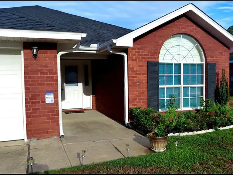 3665 Jordan Ct — Photo 2