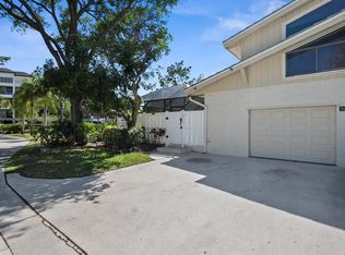 12572 Woodmill Dr, Palm Beach Gardens, FL 33418