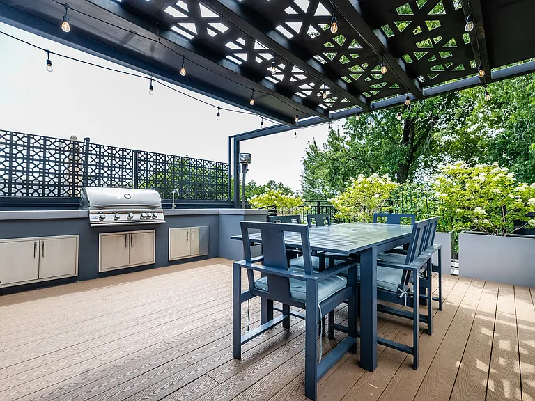 2236 W Shakespeare Ave — Photo 29