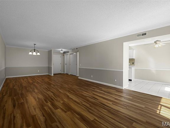3rd image of 572 Coeur De Royale Dr APT 107