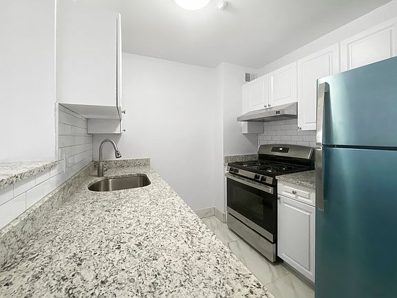 5th image of 304 W 117th St #8M