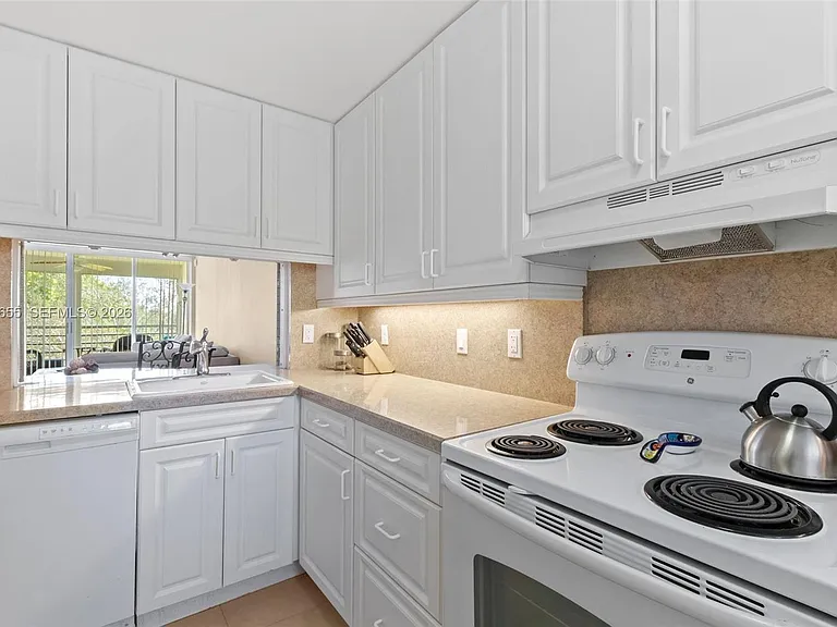 9480 Poinciana Pl #407 — Photo 10