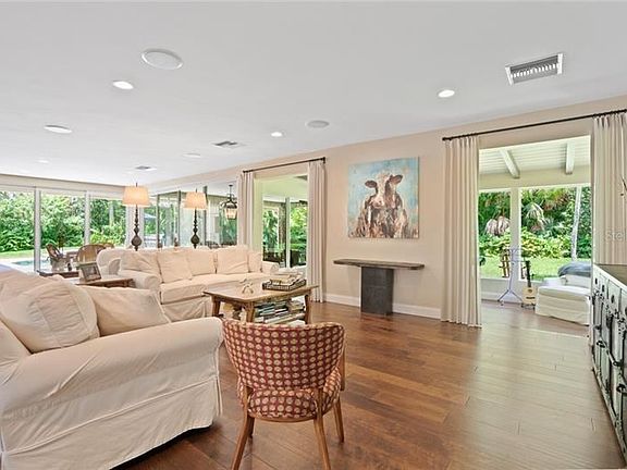 5th image of 1727 N Lake Shore Dr
