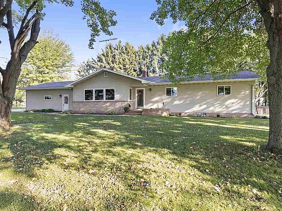 2nd image of 300 E Flanagan Ave
